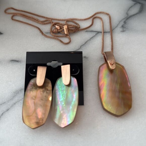 Kendra Scott Jewelry - Kendra Scott Inez necklace and Aragon
Earrings in Brown Mother of Pearl